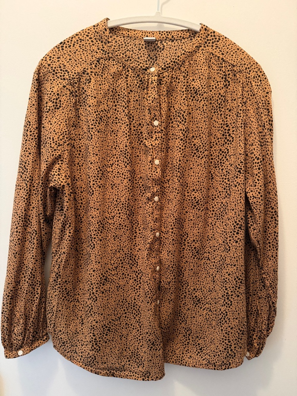 Old Navy — Button-Front Dot Print Blouse in Tan and Black